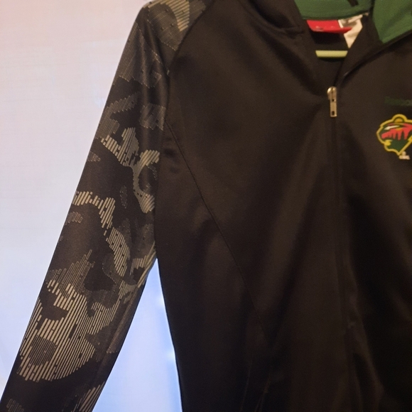 Reebok Black and Green Athletic Jacket Minnesota Wilds - Picture 8 of 12
